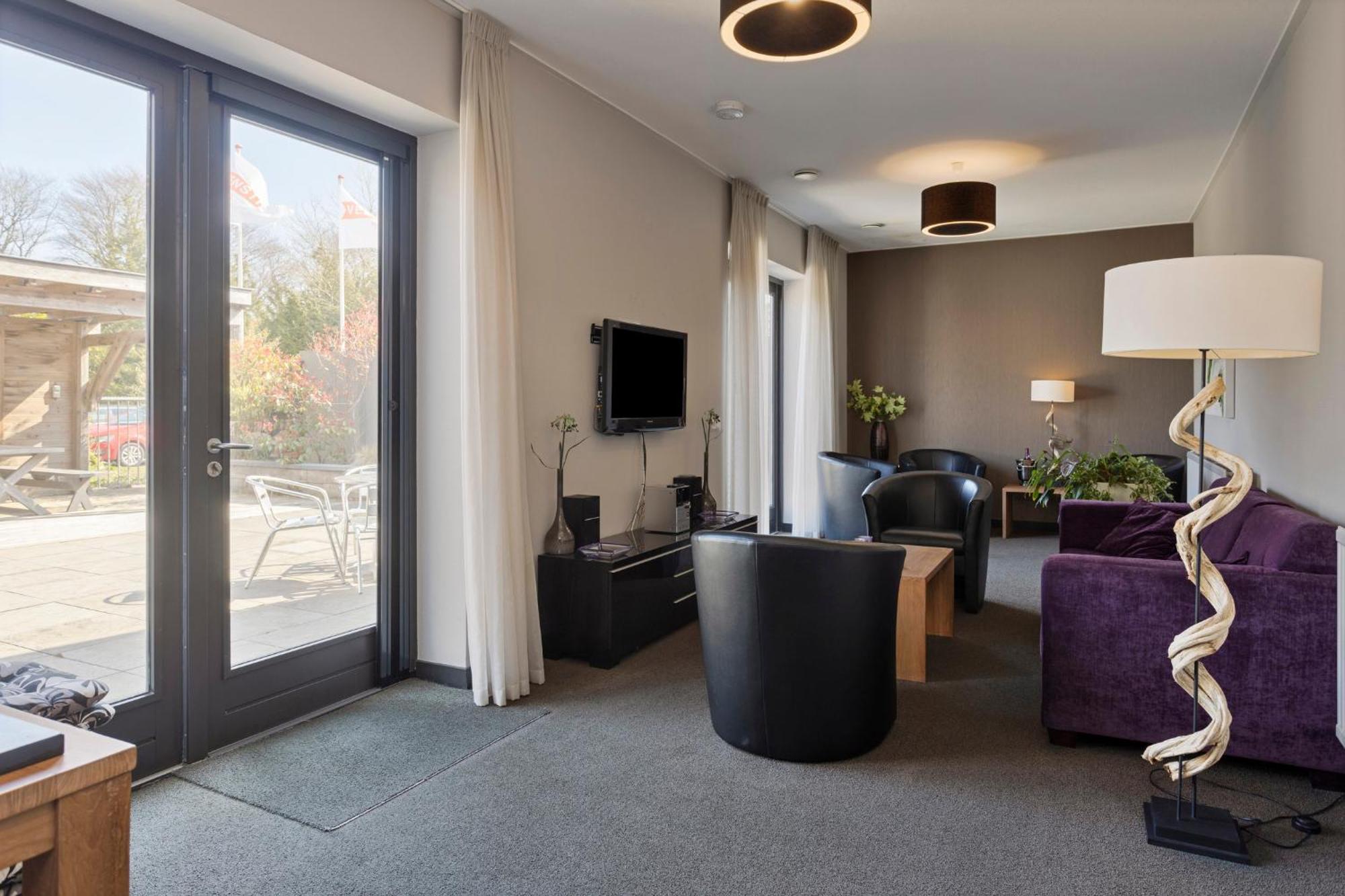 Hunzego Hotel Uithuizermeeden Buitenkant foto