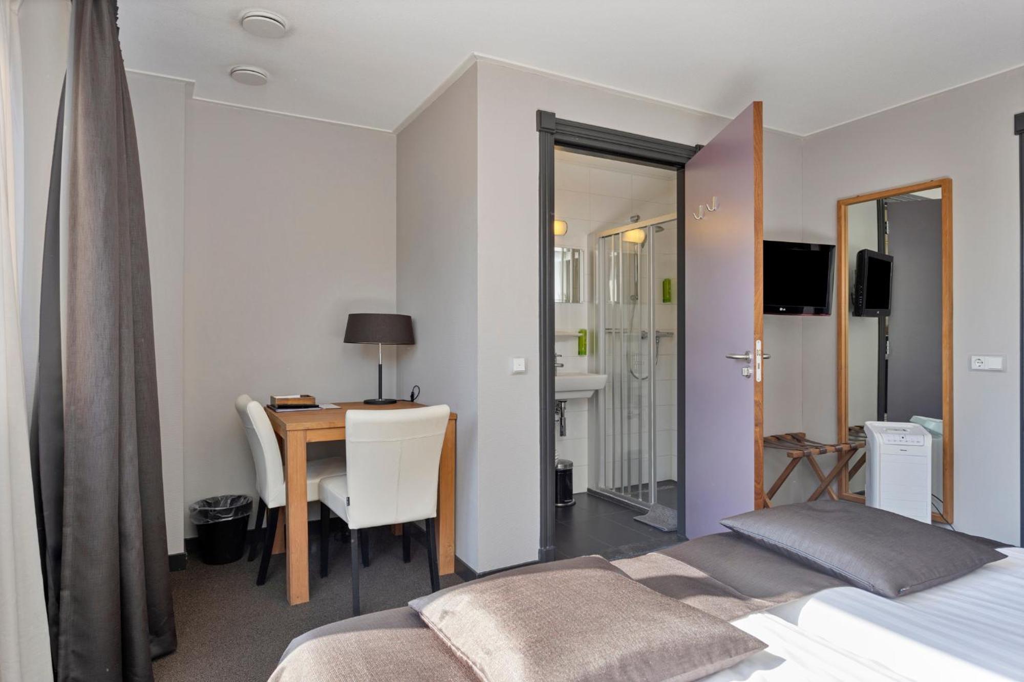 Hunzego Hotel Uithuizermeeden Buitenkant foto