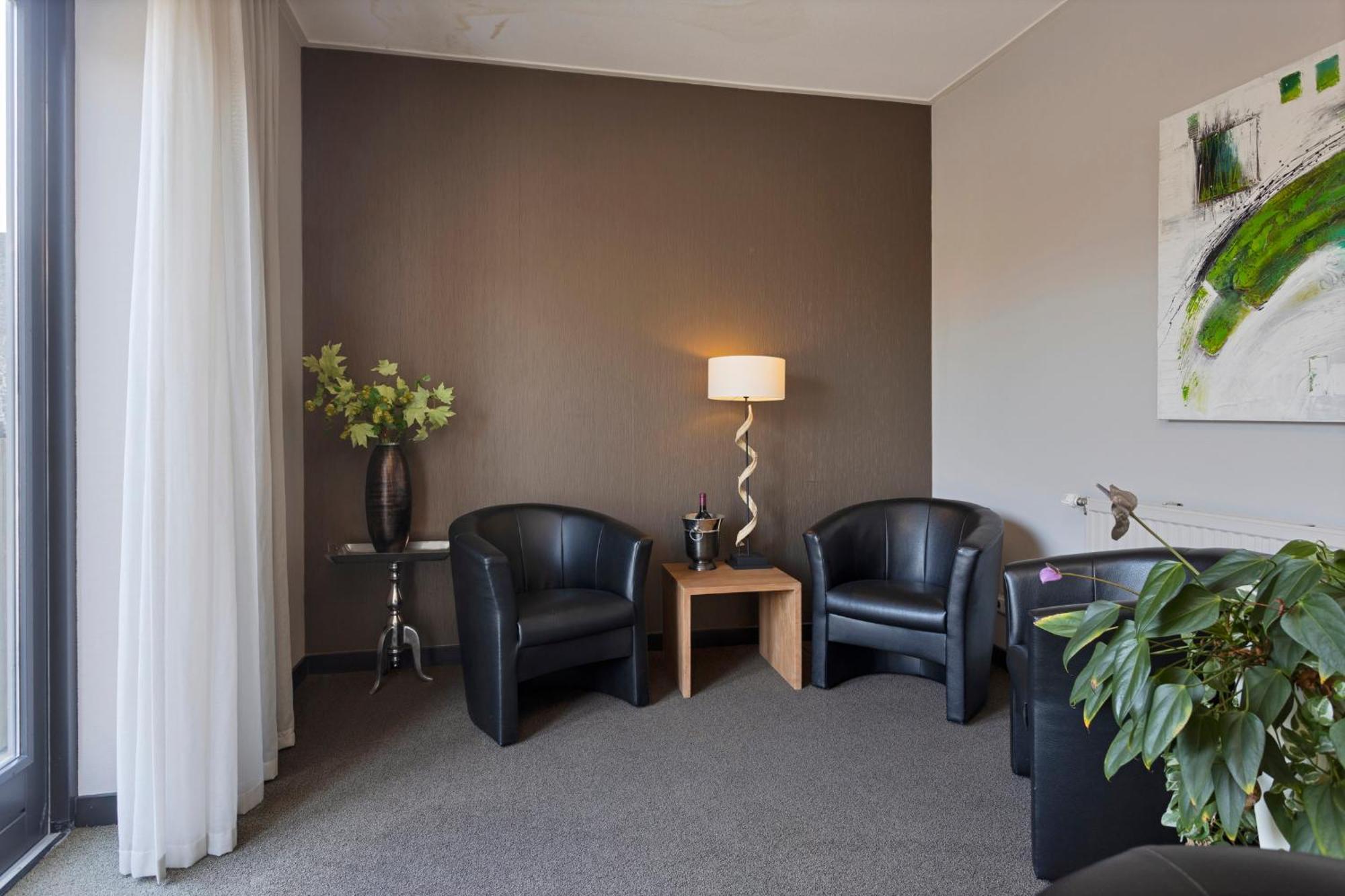 Hunzego Hotel Uithuizermeeden Buitenkant foto