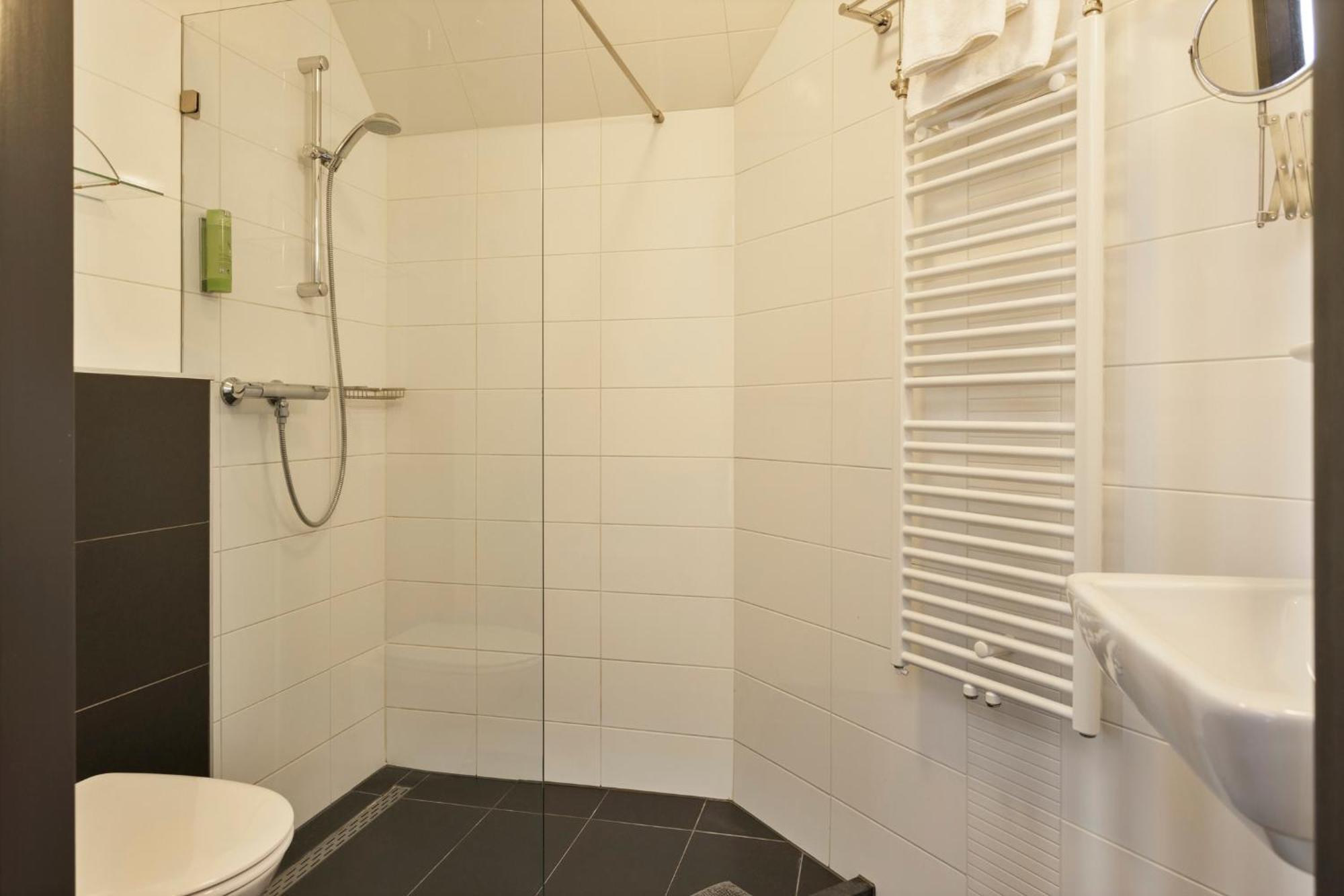 Hunzego Hotel Uithuizermeeden Buitenkant foto