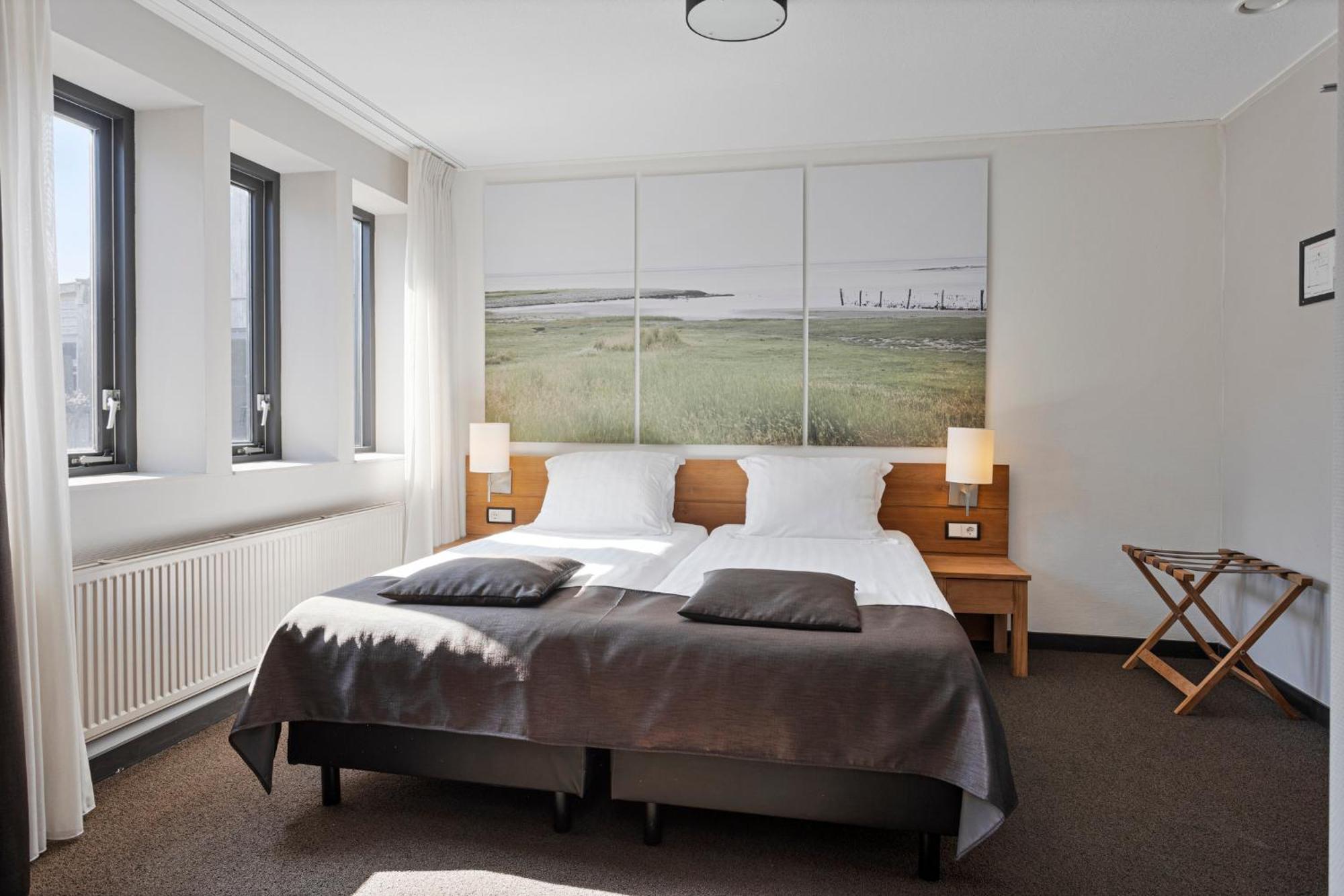 Hunzego Hotel Uithuizermeeden Buitenkant foto